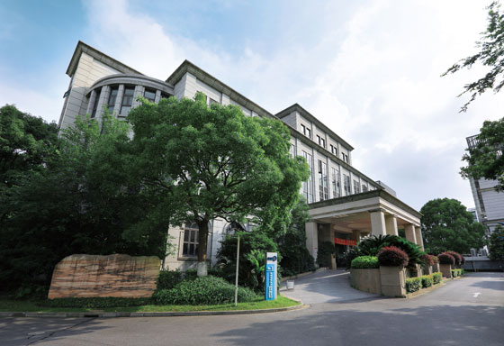 亚洲精品久久午夜无码一区二区